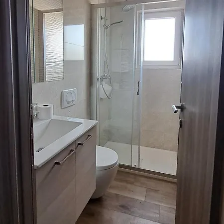 Family Friendly House With A Swimming Pool Maslenica, Novigrad - 24641 * 马斯莱尼察