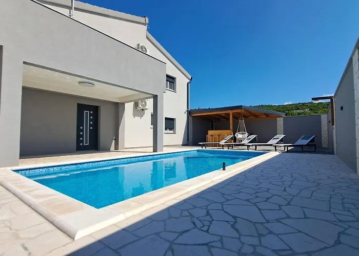 펜션 Family Friendly House With A Swimming Pool Maslenica, Novigrad - 24641 *