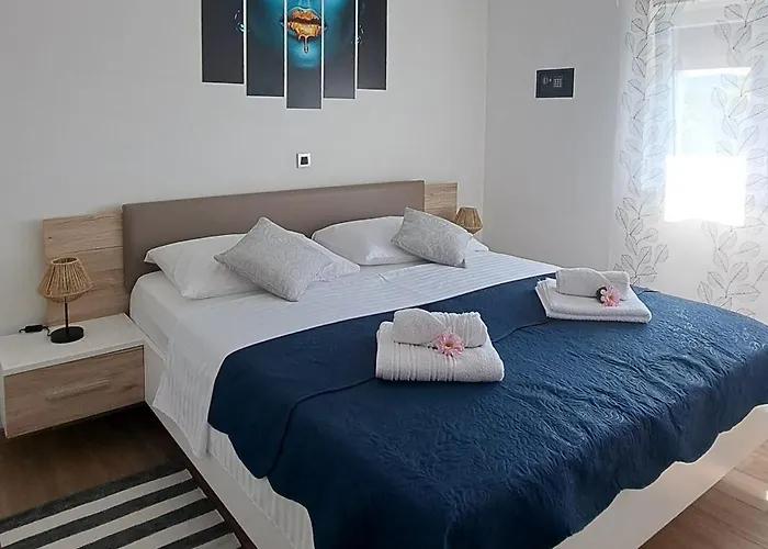 Tatil Evi Family Friendly House With A Swimming Pool Maslenica, Novigrad - 24641 Maslenica