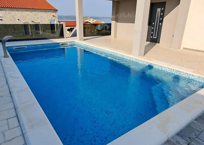 Family Friendly House With A Swimming Pool Maslenica, Novigrad - 24641 마슬레니차