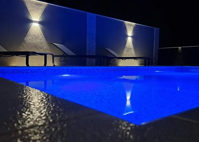 Family Friendly House With A Swimming Pool Maslenica, Novigrad - 24641 Tatil Evi Maslenica