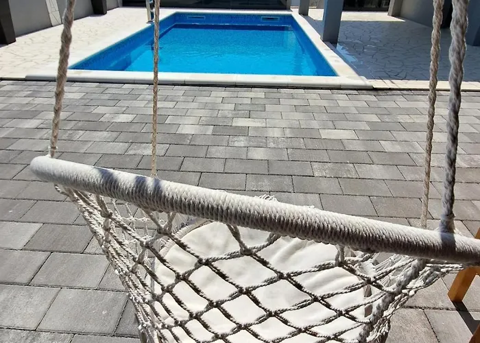 Family Friendly House With A Swimming Pool Maslenica, Novigrad - 24641 Tatil Evi