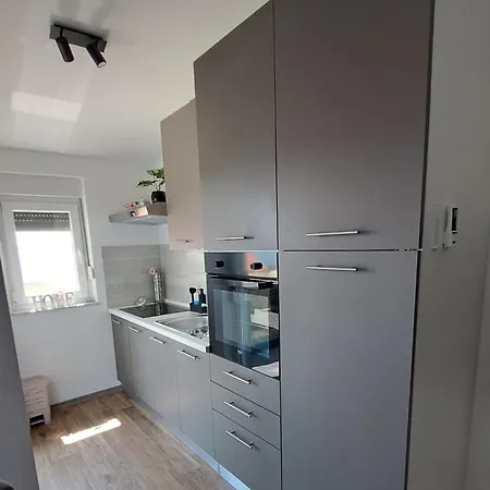 Dom wakacyjny Family Friendly House With A Swimming Pool Maslenica, Novigrad - 24641 Maslenica