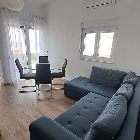 Dom wakacyjny Family Friendly House With A Swimming Pool Maslenica, Novigrad - 24641 *