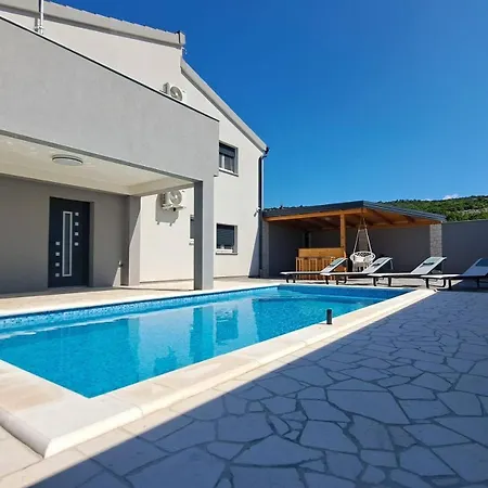 Holiday home Family Friendly House With A Swimming Pool Maslenica, Novigrad - 24641 *