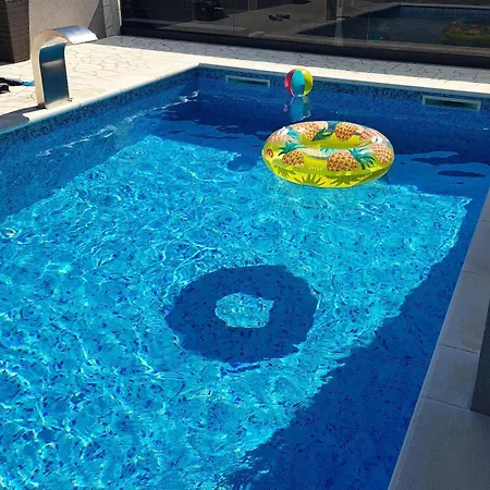 Family Friendly House With A Swimming Pool Maslenica, Novigrad - 24641 Dom wakacyjny *
