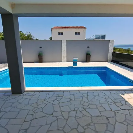 Dom wakacyjny Family Friendly House With A Swimming Pool Maslenica, Novigrad - 24641 *